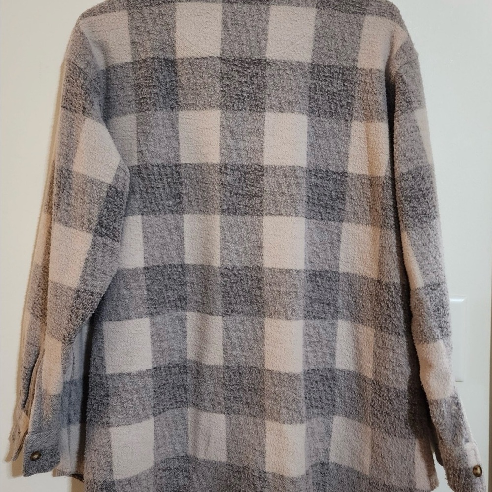 Plaid flannel jacket - Picture 2 of 5